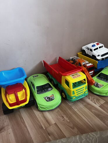 машинки игрушки: Все машинки в отличном состоянии 
Машинки полесье