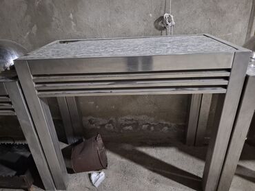 Restoran mebeli: Paslanmayan metaldan hazırlanmış, mərmər səthli yemək paylama stolu — 3