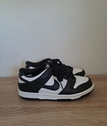 grubin obuca: Nike dunk crne. zenske patike kao nove 😍. broj 38