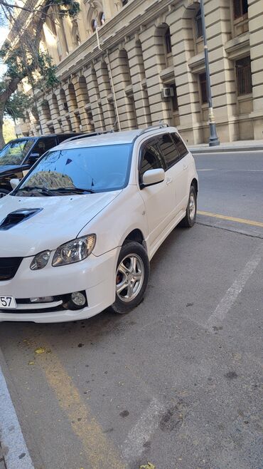 7 nəfərlik avtomobillər: Mitsubishi Airtek: 2 l | 2002 il | 270000 km Universal