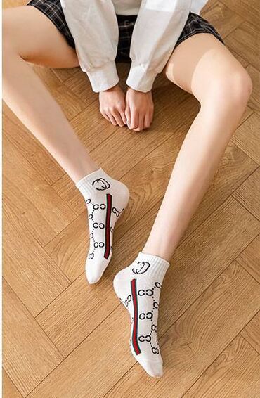 футбольные носки: Носки короткие белые для женщин, модные до щиколотки, цена за пару