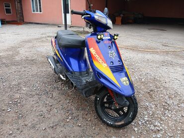 скутер бензиновый: Скутер Suzuki (модель семейства Address/Let's) с нестандартным