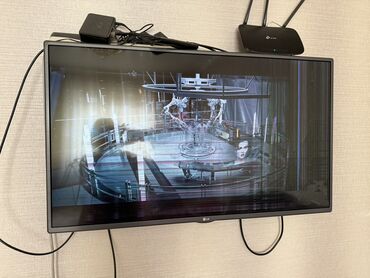 где можно купить монитор: Телевизор LG с плоским экраном, диагональ примерно 32–37". Настенное