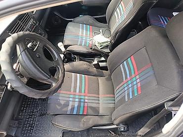 немка е303: Volkswagen Golf: 1993 г., Механика, Бензин, Хэтчбэк — 9