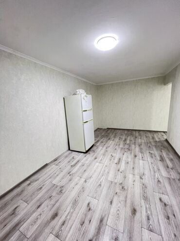 квартира сатылат ош шаары: 2 комнаты, 43 м², 104 серия, 3 этаж, Евроремонт