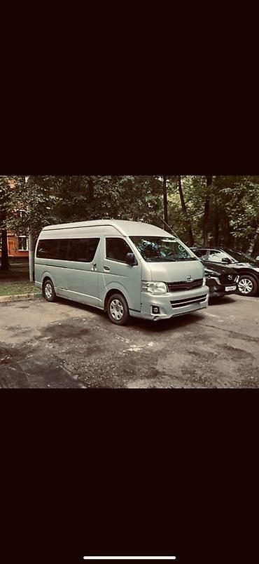Toyota Hiace: 2011 г., 2.7 л, Механика, Бензин, Бус