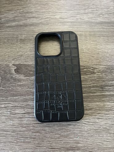 чехлы велюр: Черный чехол для iPhone с тиснением под крокодиловую кожу