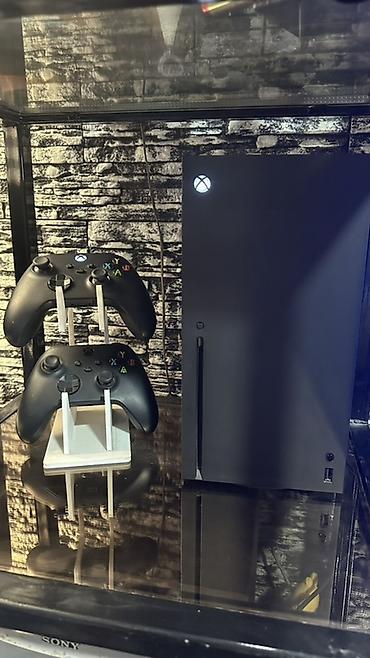 Xbox Series S: Игровая консоль Xbox Series X (черная) Комплектация на фото: - — 4