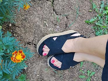 croks papuce: Ženske platform sandale sa pertlama od jute - Boja gornjišta: crna - — 4