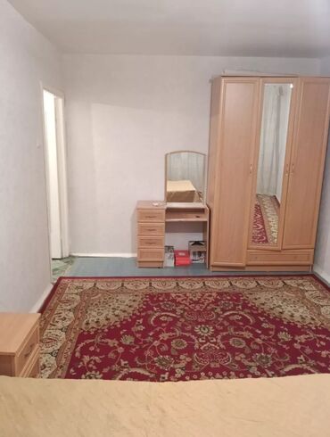 двух комнатный квартиру: 1 комната, 32 м², 104 серия, 1 этаж, Старый ремонт