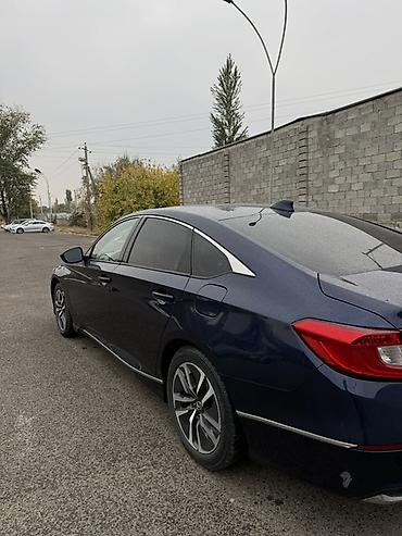 140 500: Honda Accord: 2018 г., 2 л, Вариатор, Гибрид, Седан — 3