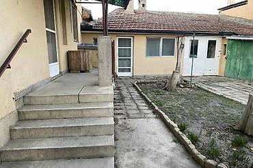 Kuće na prodaju: Trosobna kuća, 8 minuta od centra. Ima nusprostorije ( letnja kuhinja — 6