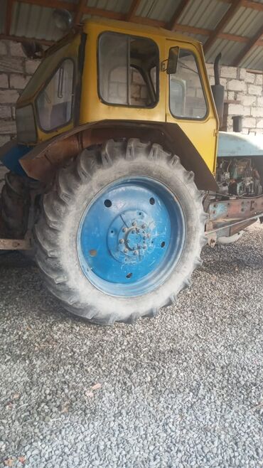 mitsubishi carisma 1997 1.6: Yumze Traktor 1975 ci ilin. Mator açılmayıb istəyən usta gətirsin