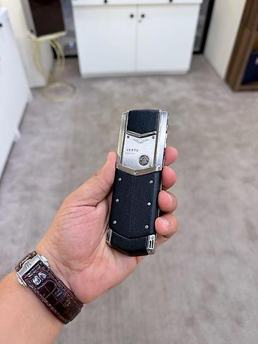 vertu phone: Vertu 4 GB, rəng - Gümüşü, Düyməli — 3