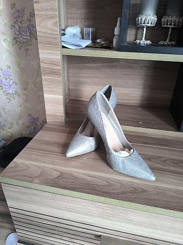 Tuflilər: Parıltılı gümüş rəngdə qadın təkburun tufli - Brend: New Look (daxili — 2