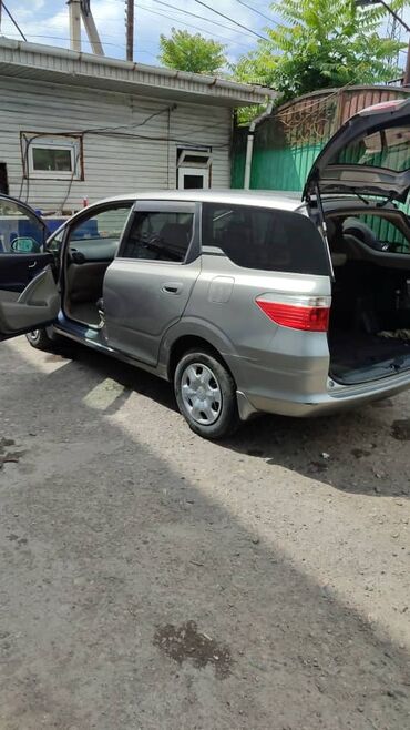 рекс спринтер пассажир: Автомобиль Honda Airwave серого цвета, универсал. Оснащен двигателем