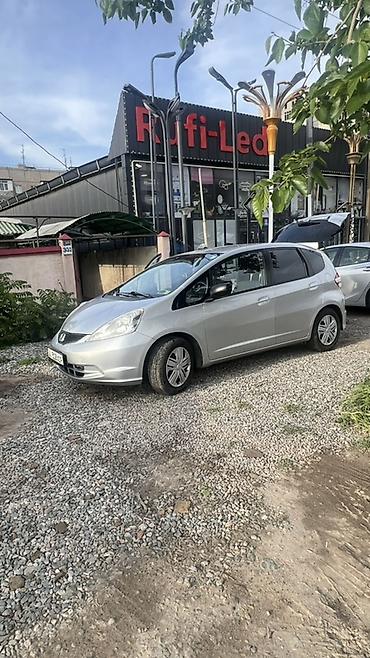 е34 дверь: Honda Fit: 2011 г., 1.5 л, Автомат, Бензин, Хэтчбэк — 6