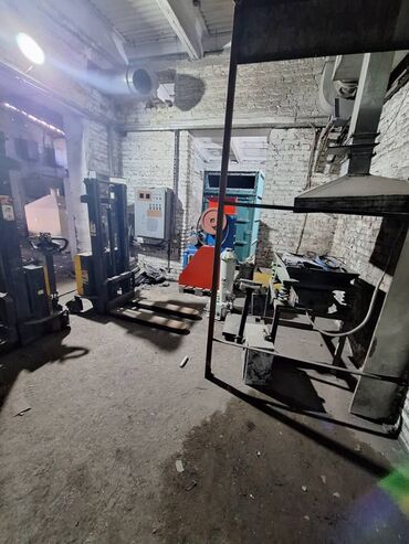 Другая коммерческая недвижимость: Продаётся участок со складскими помещениями в г. Кара-Балта, ул — 6