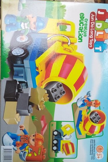 lego kerpic: Uşag legosu satilir tep tezedi acilmiyib. Cox sayda var . Market