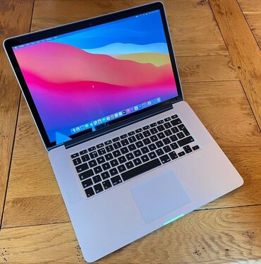 apple watxh: Macbook pro Core i7 /512 gb ssd hec bir problemi yoxdur 2015 ci il
