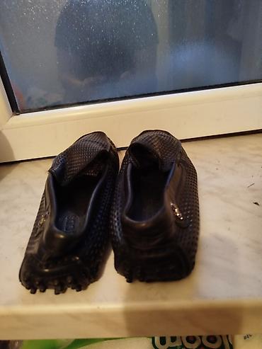 honor smart: Kişi loaferləri – qara rəngdə, perforasiyalı üst hissə ilə. Nəfəsalan — 2