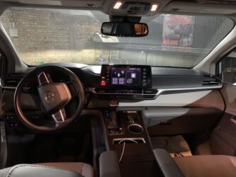 Toyota: Toyota Sienna: 2021 г., 2.5 л, Автомат, Гибрид, Минивэн — 7