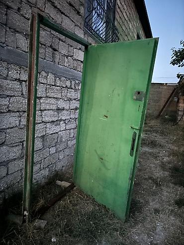 demir qapi islenmis: İşlənmiş Giriş qapısı 100x210 sm Çərçivə ilə, Ünvandan götürmə — 6