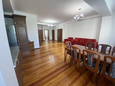 Долгосрочная аренда квартир: 4 комнаты, 160 м², Элитка, 2 этаж