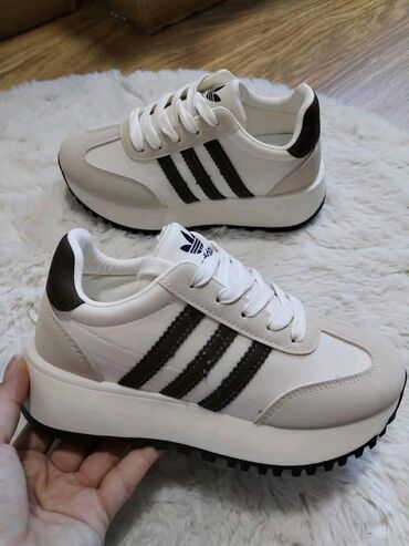 Patike: Krem/braon
36-37-38-39
2600 din
hc