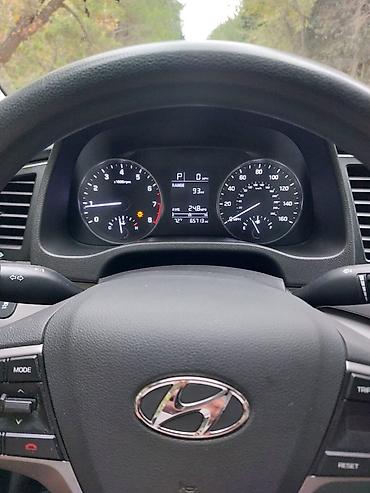 Hyundai: Hyundai Elantra: 2 l | 2017 il Sedan — 7