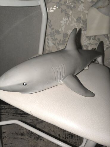 игрушечный афтамат: Игрушечная большая акула 300 сомов
