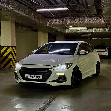 Hyundai Elantra: 2018 г., 1.6 л, Механика, Бензин, Седан