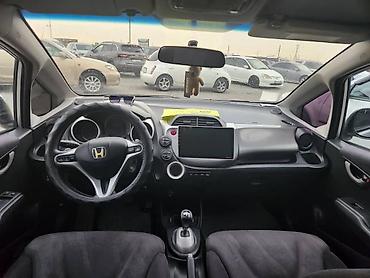 Honda: Honda Fit: 2009 г., 1.3 л, Робот, Бензин, Хэтчбэк — 3