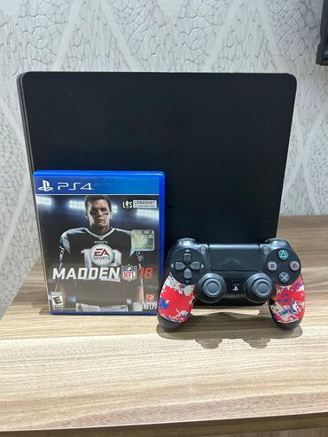 PS4 (Sony Playstation 4): Ps4 Slim 1Tb+Orginal pult+Cd İdeal vəziyətdədir,işləməyində heçbir