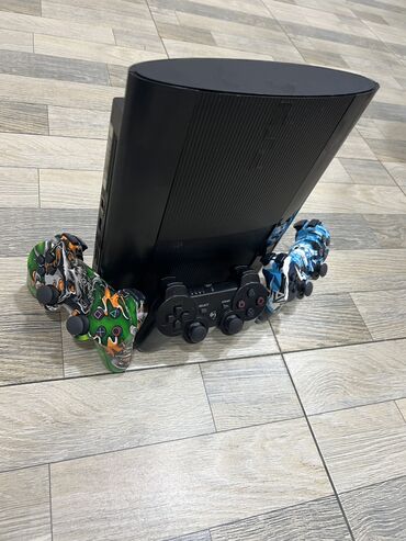 playstation 2 pult: Ps 3 super silim ela veziyyetde evde istifade olunub 20 oyun var