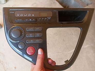 7 1: Сenter console Toyota 2003 г., Б/у, Оригинал, Япония — 1