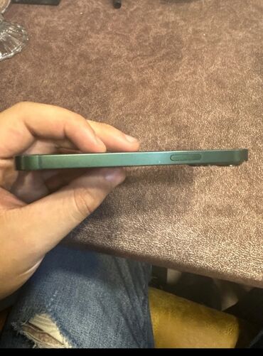 səs ucaldıcılar: IPhone 13, Yaşıl