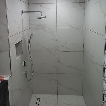 Укладка плитки: Подготовка стен для укладки, Подготовка стен для грунтовки, Резка плитки | Керамическая плитка, Керамогранитая плитка, Мозаичная плитка | Вертикальная укладка, Диагональная укладка, Горизонтальная укладка Больше 6 лет опыта — 1