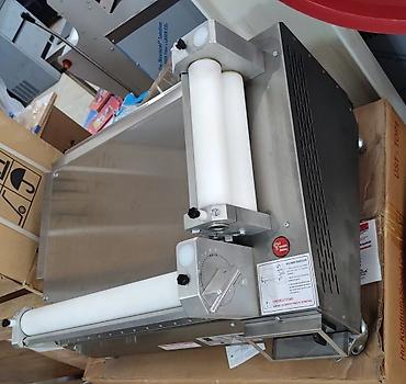 Yuxa, lavaş aparatları: Stolüstü xemir yayan Şengün Makina Sm-60 model Türkiyə istehsalı — 4