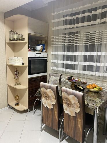 Mənzil kirayələyirəm: 2 otaqlı, 70 kv. m -da lalafo.az — 9 Mənzil kirayələyirəm: 2 otaqlı, 70 kv. m — 9