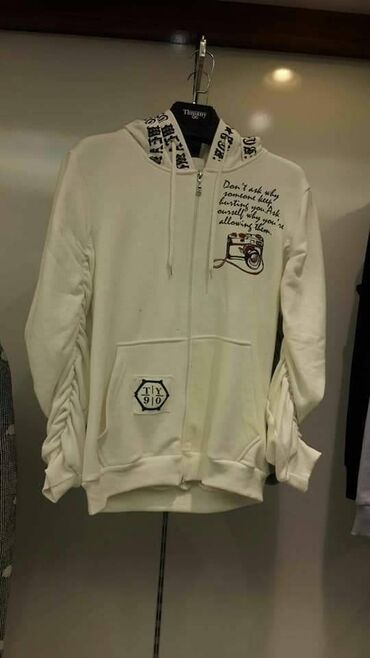 Futbolka və maykalar: Gundəlik geyimlər mağazası geniş asartmentli qadin,kişi uşaq — 10