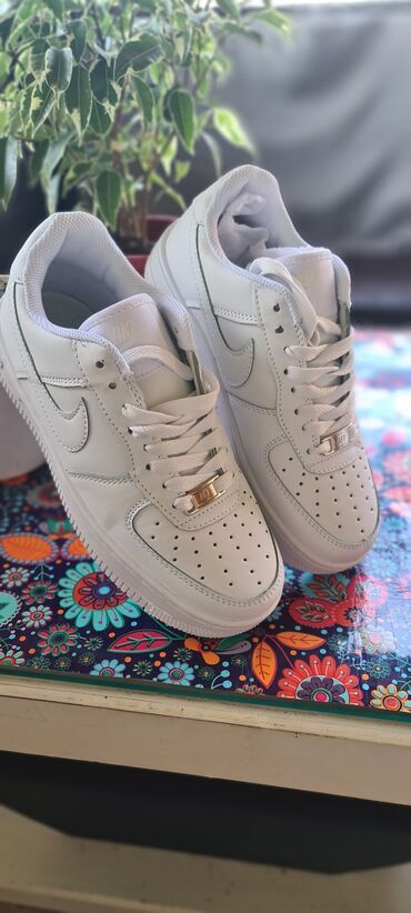 duboke cizme na pertlanje: Nike, 38, color - White
