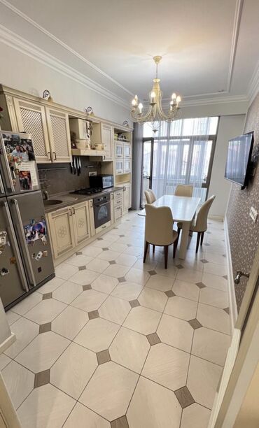 тенгри компани агентство недвижимости: 3 бөлмө, 136 кв. м, Элитка, 2 кабат, Дизайнердик ремонт