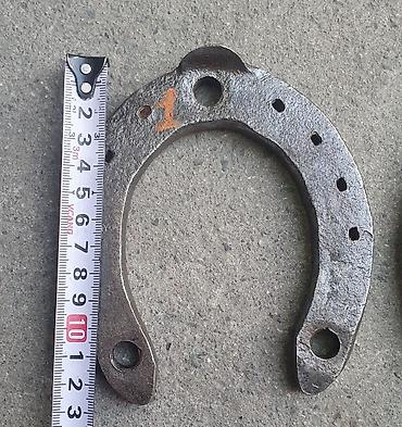 подковы: Подкова / Подковы для лошадей, коней. Цена за 80шт - 4000 сом. Продам — 3