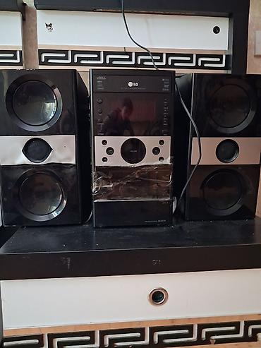 LG mikrosistem musiqi mərkəzi – 2 kubikli akustik sistemlə 5 diski