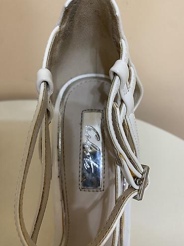 crocs 36: Мужские ботинки, 40.5, Classica, Б/у, цвет - Белый, Самовывоз — 4