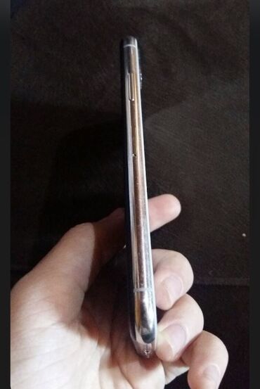 Apple iPhone: IPhone X, 64 GB, Gümüşü, Face ID