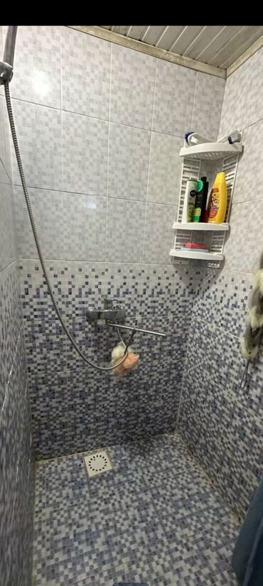 комнаты бишкек: 58 м², 3 комнаты, Парковка, Забор, огорожен