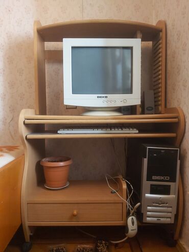 kompüterlər qiyməti: Kompyuter stolu ilə birge satilir.işləkdi kompyuter