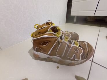 дешево качественная обувь: Мужские кроссовки, 37.5, Nike, Б/у, цвет - Коричневый, Самовывоз